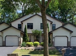 1009 Jana Ln, Madison, WI 53704
