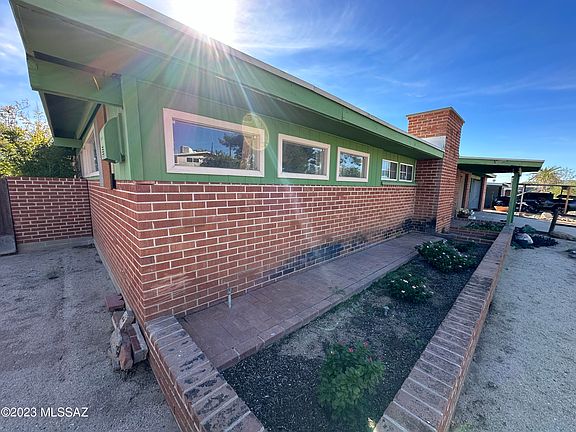 3rd image of 3149 W Calle Cereza