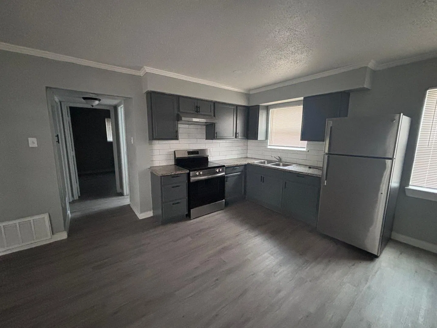 4218 J Street — Photo 2