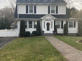 13 Yale Ave, Middlebury, CT 06762