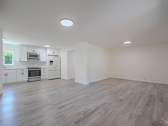 4th image of 7106 Calumet Ct