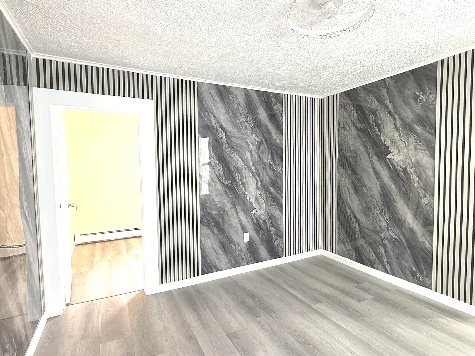 3 bed, 950 sqft, $2,199 — Photo 1