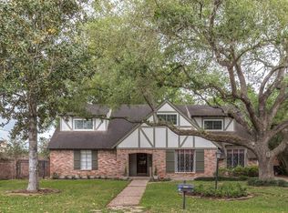 3122 Broadmoor Dr, Sugar Land, TX 77478