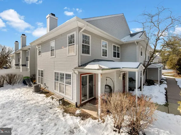 1302 Waterford Rd #8, Morrisville, PA 19067