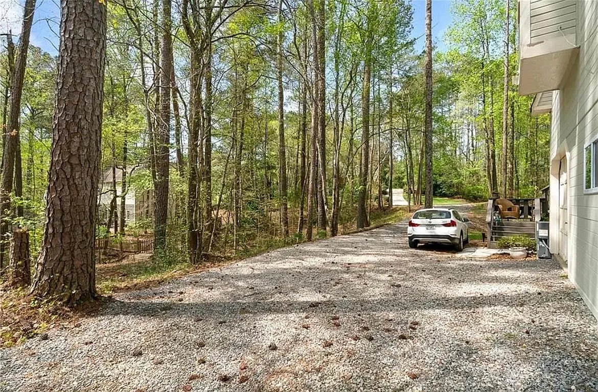 Waverly Hall Cir, Roswell — Photo 2