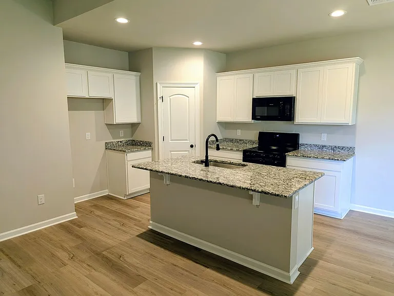 136 Segovia Way — Photo 4