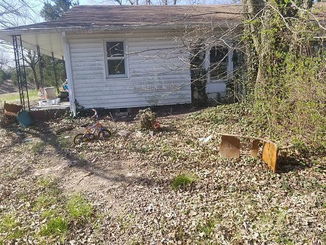 2nd image of 27 Red Top Rd