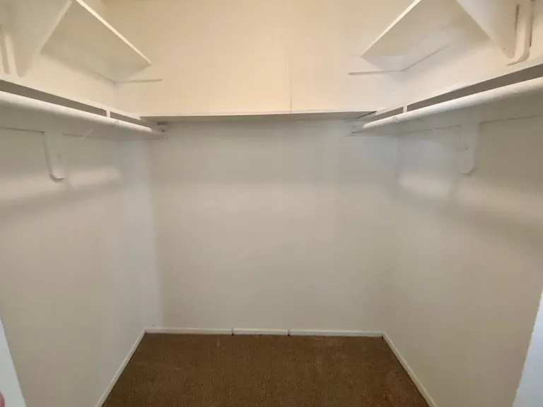 637 Manhattan Beach Blvd — Photo 11
