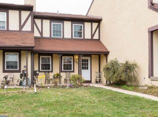 736 Sandra Ln, Norristown, PA 19403
