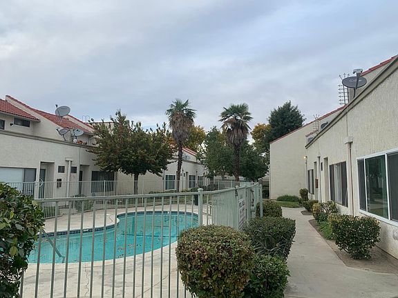 4th image of 1313 W Latham Ave #1313