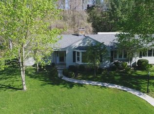 137 Pine Grove Dr, Nelsonville, OH 45764
