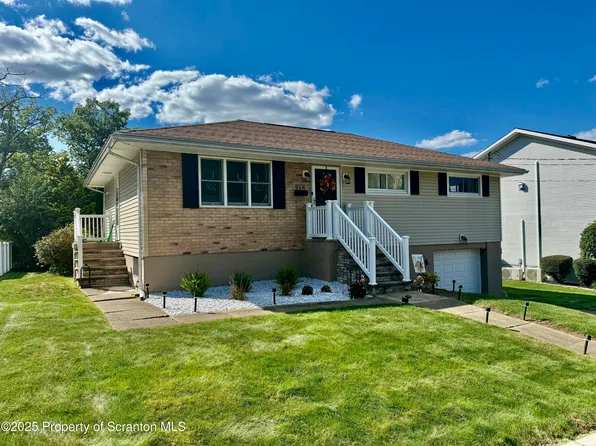 914 Hollenback St, Moosic, PA 18507