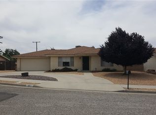 301 Mary Ln, Hemet, CA 92543