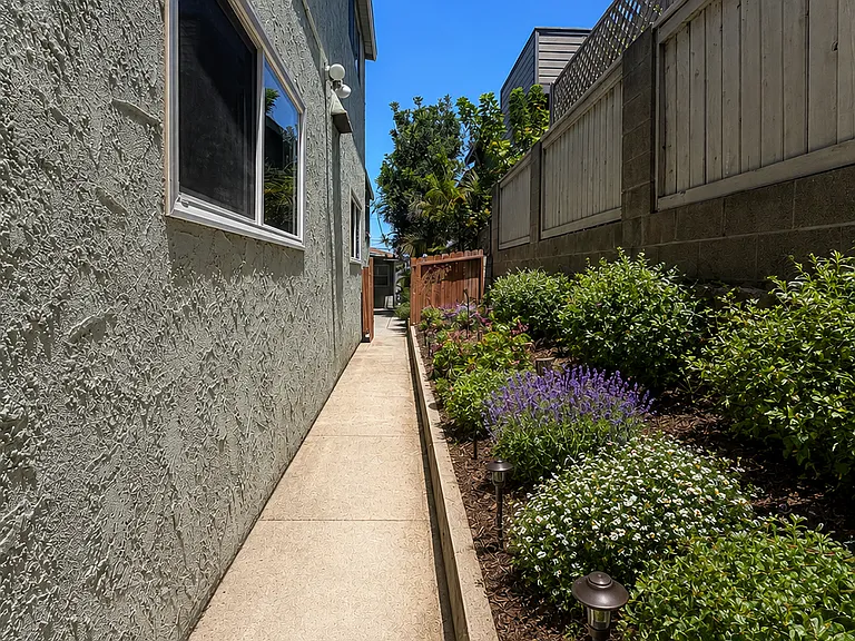 2400 Marshallfield Ln #IA — Photo 21