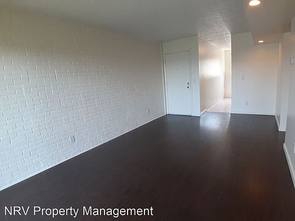 4th image of 1407 Pickett St