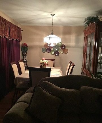 3rd image of 705 Leclaire Ave