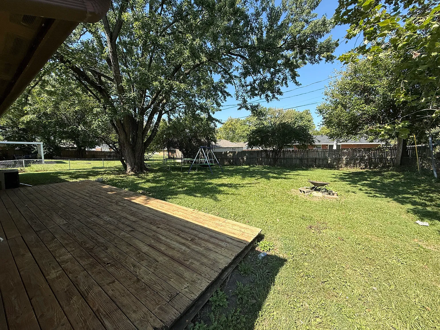 3 bed, 900 sqft, $1,795 — Photo 3