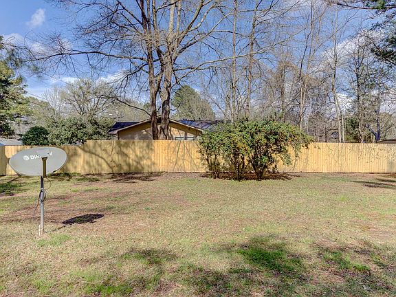 3rd image of 134 Sherwood Dr