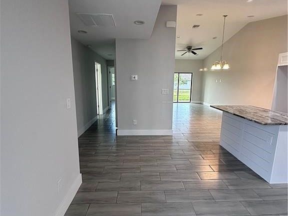 2nd image of 712/714 SE 8th Terrace Cpe