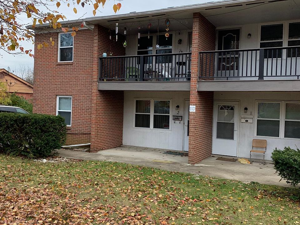 2nd image of 10 Chamberlin Dr #2