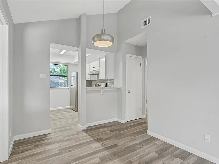 505 Old West Dr #B — Photo 10