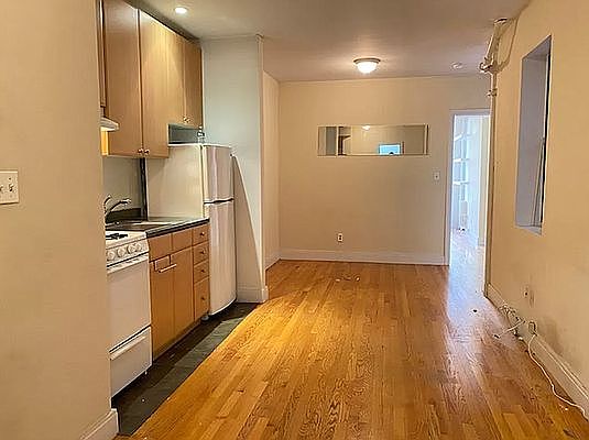 5th image of 406 W 48th St APT 2FE