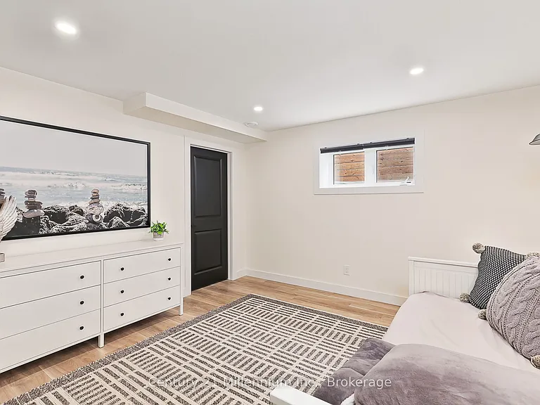 160 Sycamore St — Photo 38