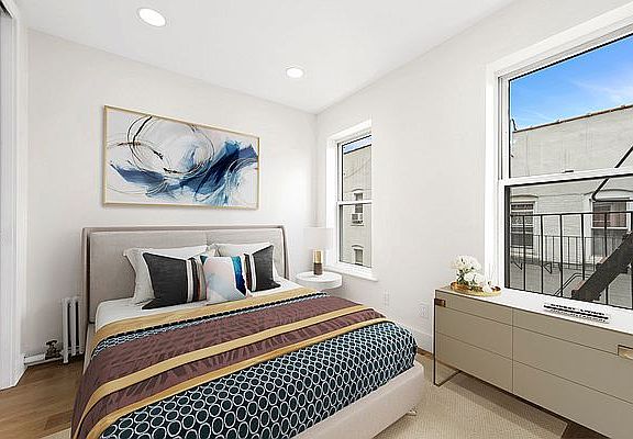 4th image of 53 W 106th St APT 5A