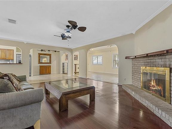 5th image of 6911 Moonmont Dr