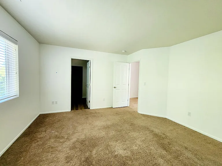 8431 10th Pl SE — Photo 5