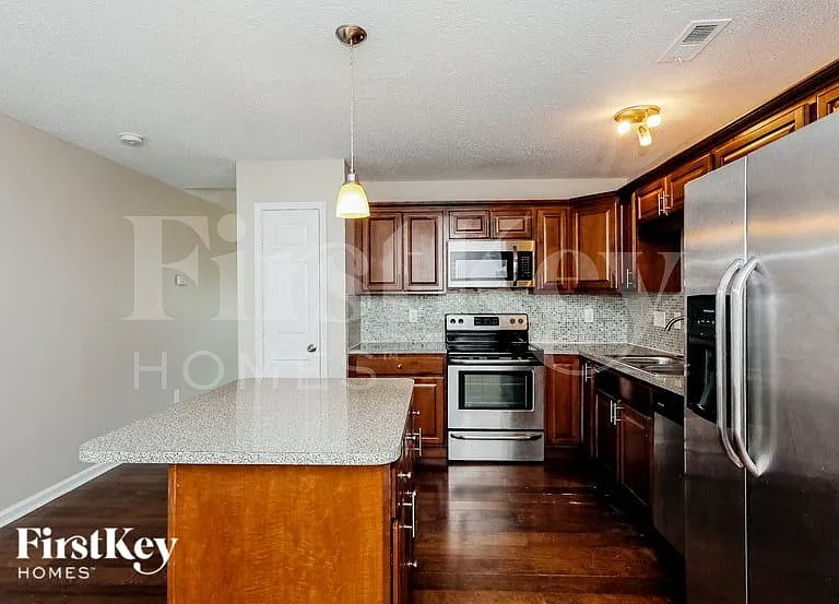 1024 Stinson Glen Ln — Photo 4