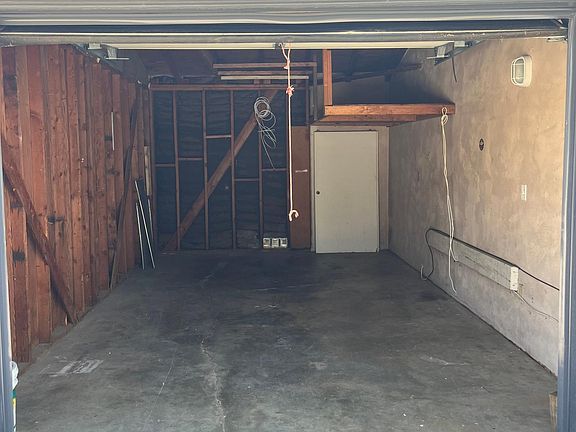 3rd image of 214 Bond St #214