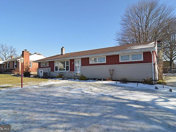 5th image of 1614 Brooke Blvd
