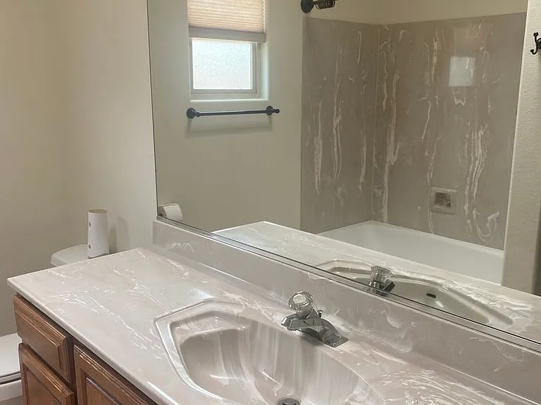 6045 Matamoros Rd NE — Photo 10