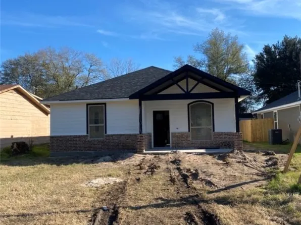 707 W Evans St, Hearne, TX 77859