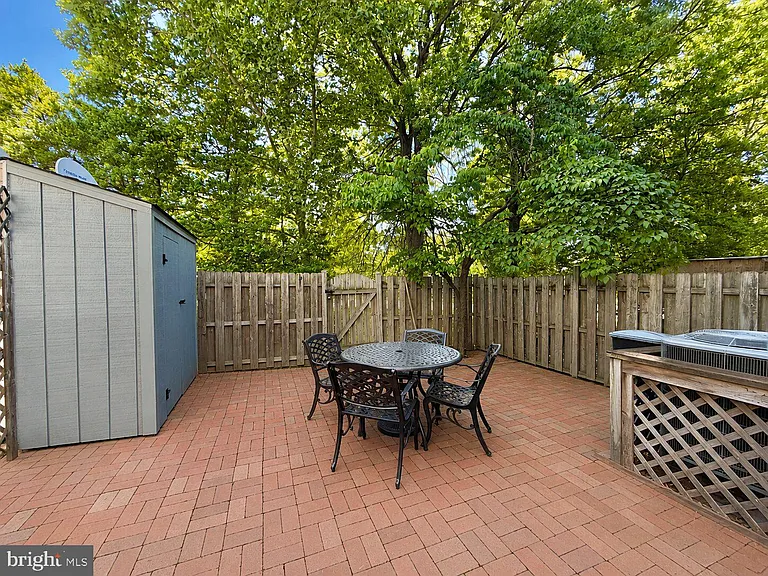 7911 Yancey Dr — Photo 13