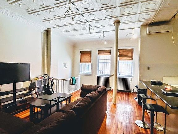 5th image of 23-07 Astoria Blvd #1