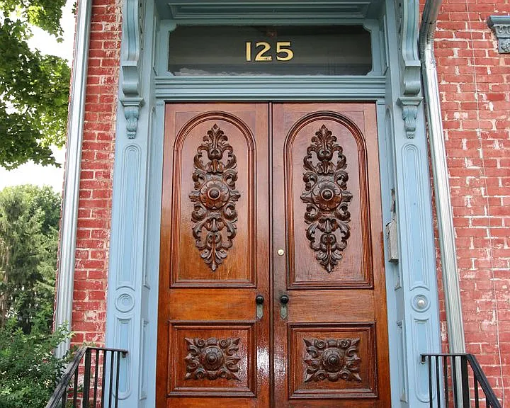 125 W Green St — Photo 1