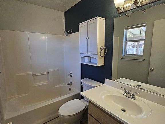5th image of 6035 N Rockland Dr APT B