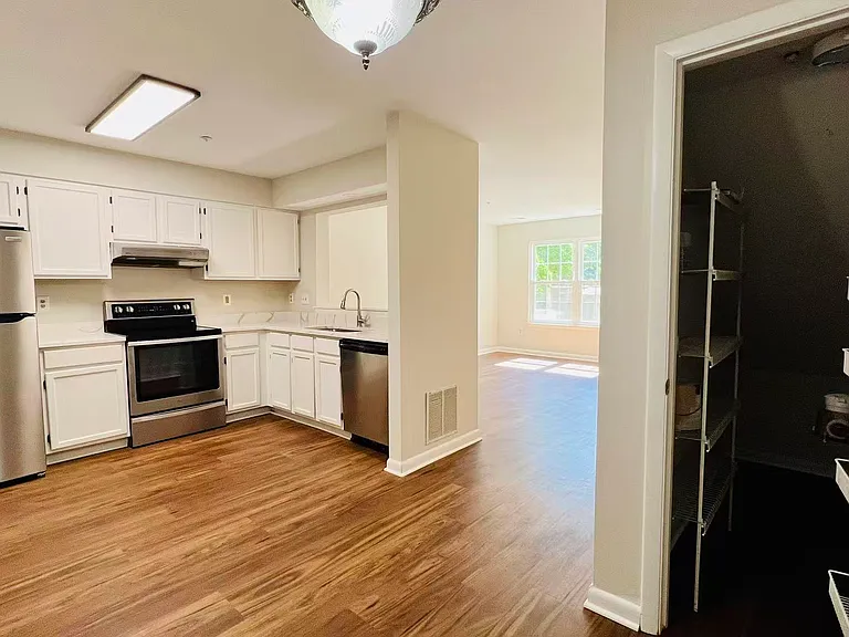19046 Highstream Dr — Photo 4