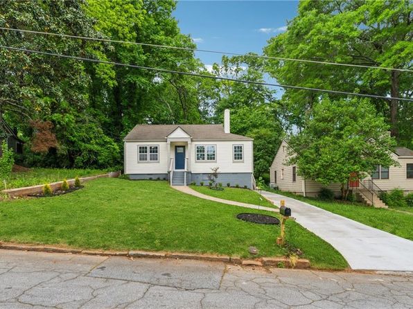 2590 Eastwood Dr, Decatur, GA 30032