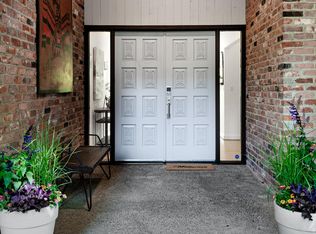 7950 NE Koura Rd, Bainbridge Island, WA 98110