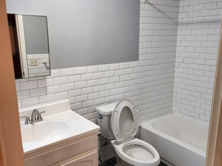 230 Arch St #3R — Photo 5