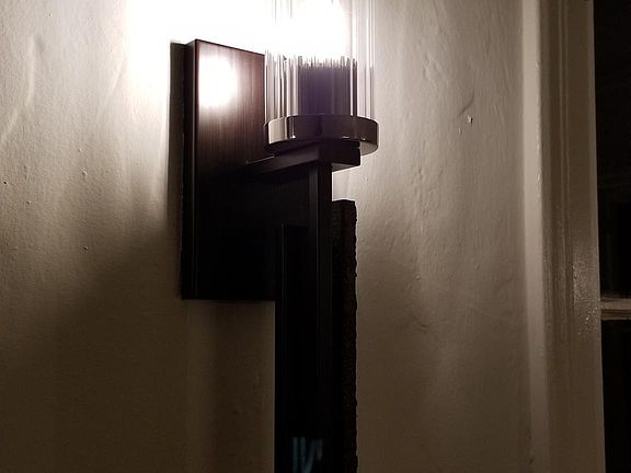 3rd image of 437 S Cochran Ave #6