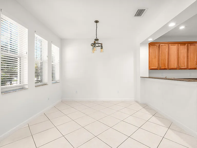 650 Pacific Grove Dr #5 — Photo 3