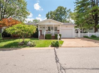 528 Arrowwood Dr, Saint Louis, MO