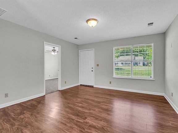 4th image of 128 Belle Flower Ct