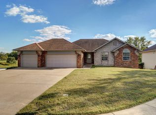 3582 N Thistlewood Ct, Springfield, MO 65803