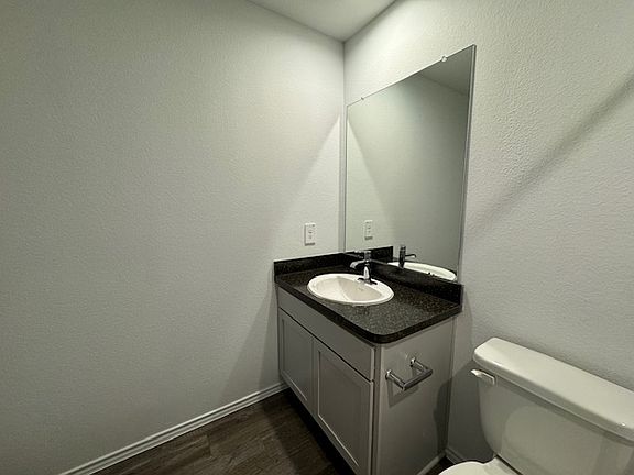 4th image of 5643 Vintage Oakmont Dr