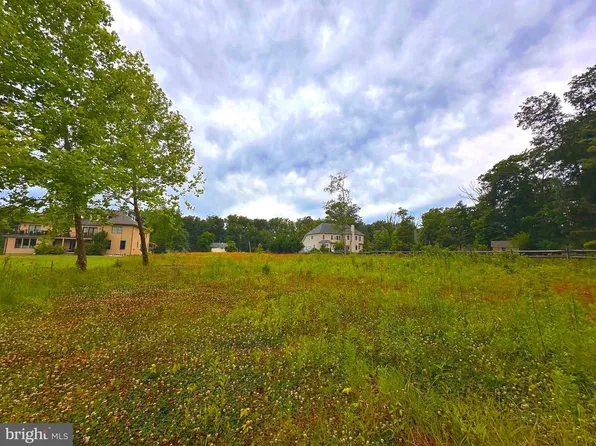 5955 Colchester Rd, Fairfax, VA 22030